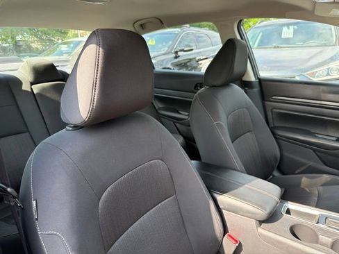 Used 2025 Nissan Altima 2.5 SV FWD image 26