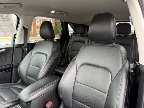 Used 2022 Ford Escape SEL w/ Technology Package image 15