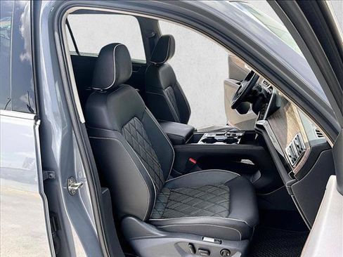 Used 2026 Volkswagen Atlas SEL Premium R-Line AWD/4WD image 9