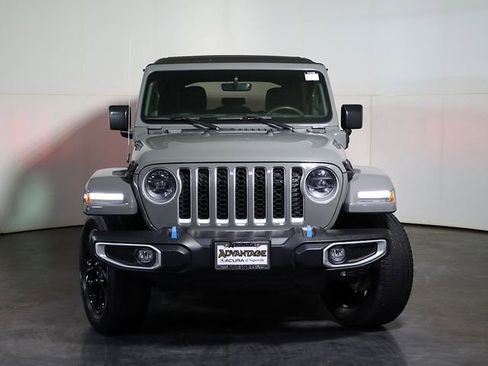Used 2023 Jeep Wrangler Unlimited Sahara AWD/4WD image 9