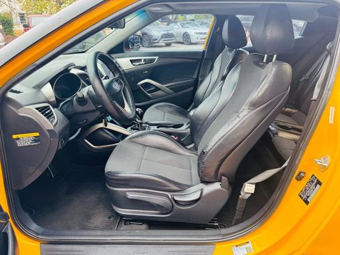 Used 2013 Hyundai Veloster FWD image 14