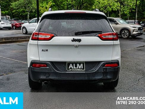 Used 2016 Jeep Cherokee Sport FWD image 11