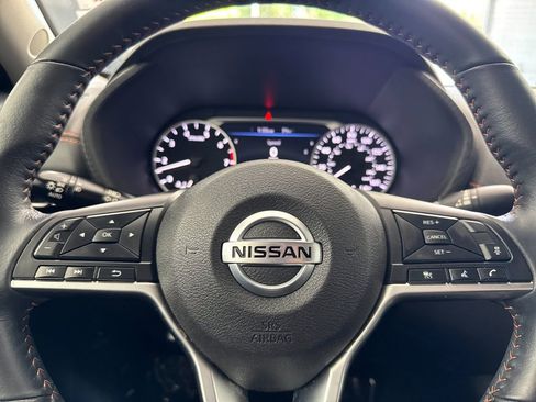 Used 2023 Nissan Sentra SR w/ Lighting Package FWD image 21