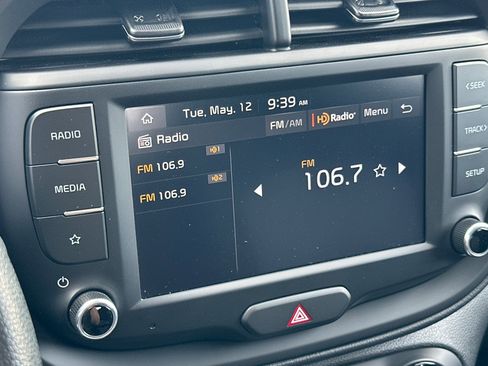Used 2025 Kia Soul LX w/ LX Technology Package FWD image 19