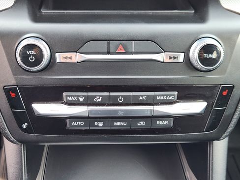 Used 2020 Ford Explorer XLT w/ Equipment Group 202A image 23