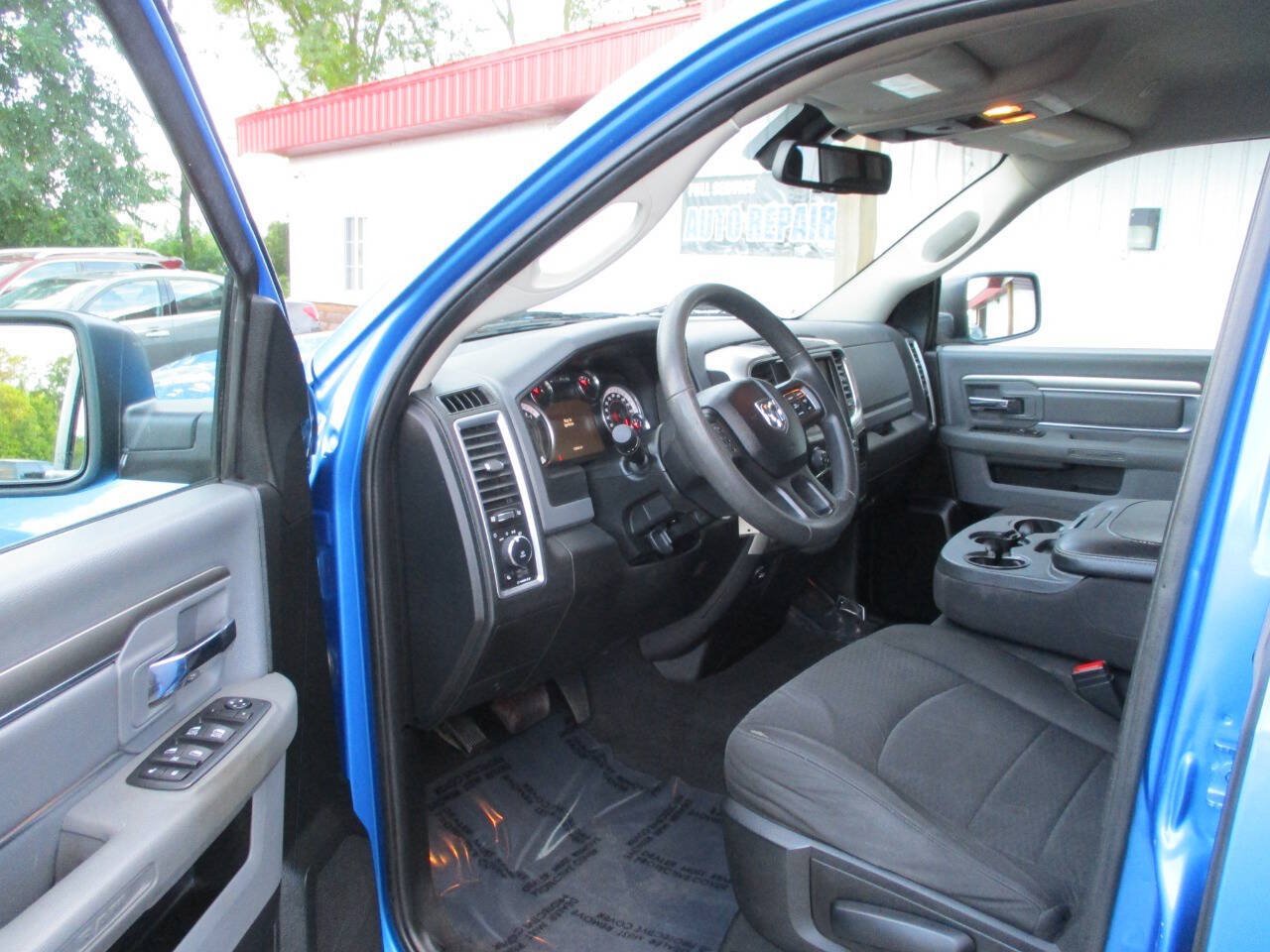 Used 2020 RAM 1500 Warlock w/ Electronics Group AWD/4WD image 16