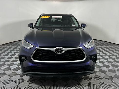 Certified 2023 Toyota Highlander XLE image 2