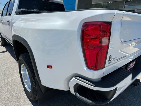 Used 2025 Chevrolet Silverado 3500 High Country w/ High Country Premium Package AWD/4WD image 6