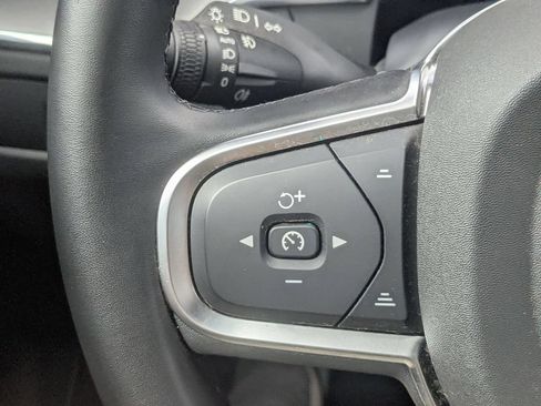 Used 2025 Volvo XC60 B5 Core AWD/4WD image 17