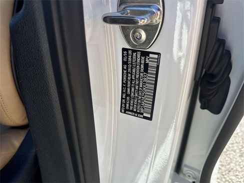 Used 2016 Porsche Cayenne Base image 37