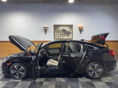 Used 2018 Honda Civic EX-L image 11