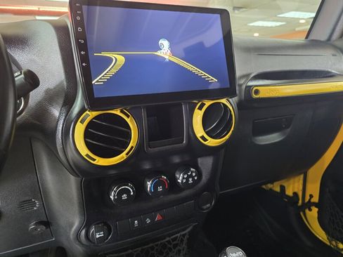 Used 2015 Jeep Wrangler Unlimited Sport w/ Connectivity Group image 13