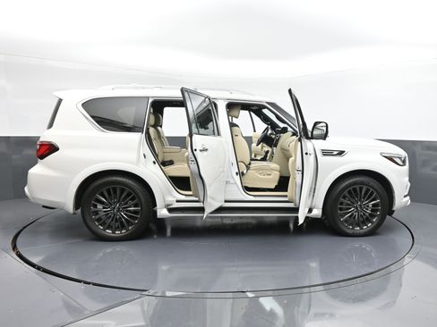 Used 2024 INFINITI QX80 Sensory w/ Cargo Package image 38