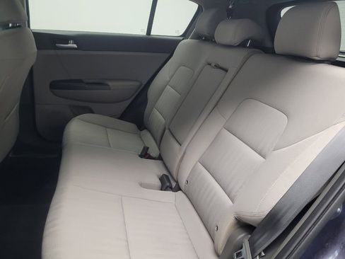 Used 2019 Kia Sportage LX image 18