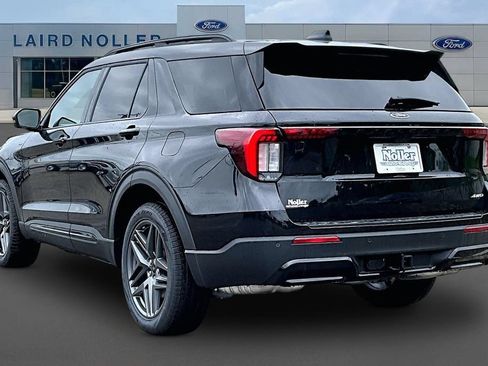 New 2026 Ford Explorer ST-Line w/ ST-Line Street Pack AWD/4WD image 3