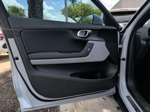 Used 2024 Polestar Polestar 2 RWD image 13