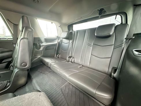 Used 2019 Cadillac Escalade Luxury RWD image 28