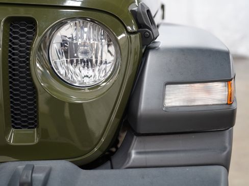 Used 2021 Jeep Wrangler Unlimited Sport AWD/4WD image 14