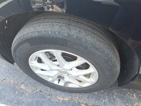 Used 2023 Chevrolet Equinox LT FWD image 9