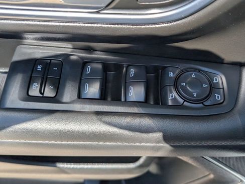 Certified 2024 Chevrolet Tahoe Z71 w/ Luxury Package AWD/4WD image 17