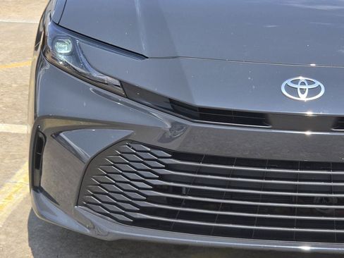 Used 2026 Toyota Camry LE FWD image 5
