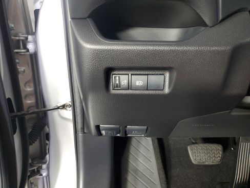 Used 2019 Toyota RAV4 XLE w/ Carpet Mat Package FWD image 27