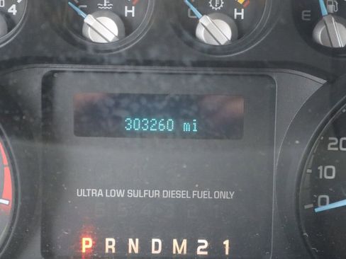 Used 2012 Ford F450 XLT w/ XLT Interior Pkg AWD/4WD image 3