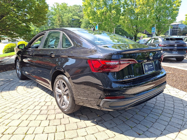 Used 2023 Volkswagen Jetta SE FWD image 6