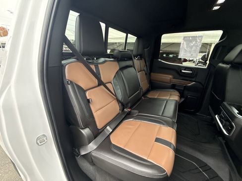 Used 2019 Chevrolet Silverado 1500 High Country w/ Technology Package image 27