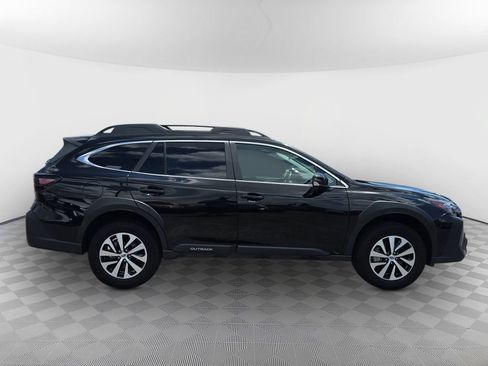 Used 2025 Subaru Outback Premium AWD/4WD image 9