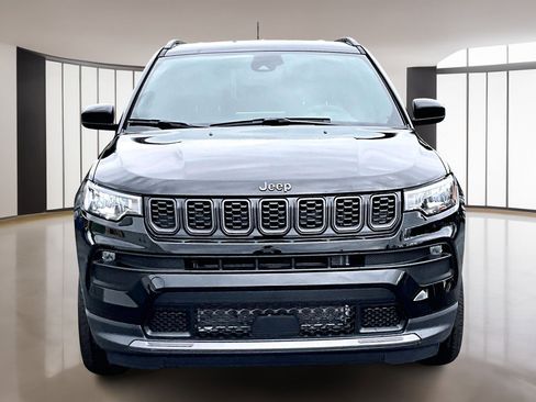 New 2026 Jeep Compass Latitude image 16