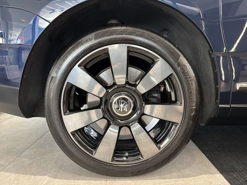 Certified 2024 Rolls-Royce Cullinan image 30