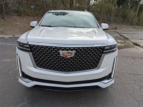 Used 2023 Cadillac Escalade ESV Premium Luxury image 5