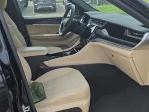 Used 2023 Jeep Grand Cherokee 4WD 4xe image 10