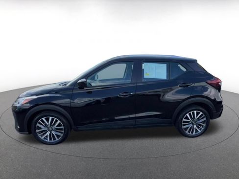 Used 2024 Nissan Kicks SV FWD image 8