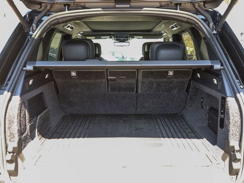 Used 2024 Land Rover Range Rover SV image 31