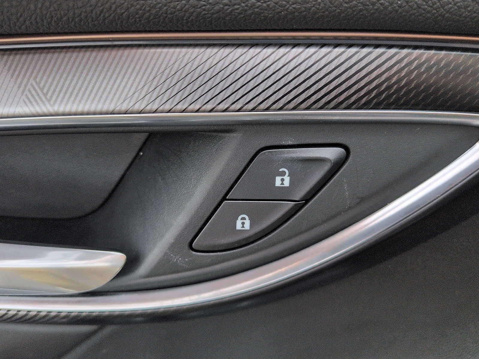 Used 2025 Buick Envision Sport Touring AWD/4WD image 13