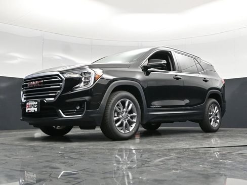 Used 2024 GMC Terrain SLT AWD/4WD image 60