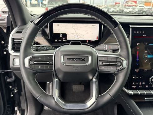 Used 2025 GMC Acadia Denali w/ Super Cruise Package image 18