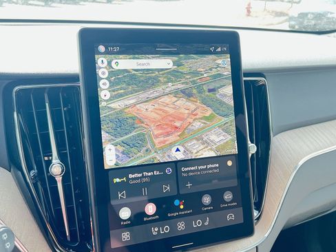 New 2026 Volvo XC60 B5 Plus w/ Protection Package Premier image 20