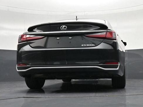 Used 2025 Lexus ES 300h w/ Premium Package FWD image 34
