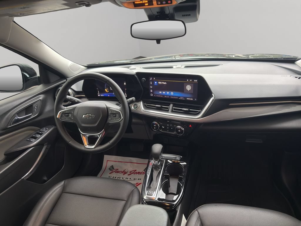 Used 2025 Chevrolet Trax ACTIV w/ Driver Confidence Package FWD image 18
