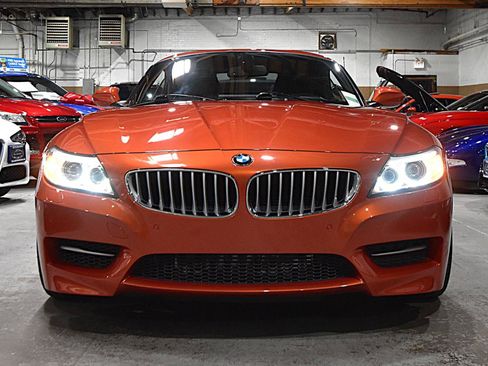 Used 2015 BMW Z4 sDrive35is RWD image 3