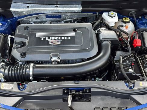 Used 2023 Cadillac XT4 Luxury w/ Cold Weather Package image 34