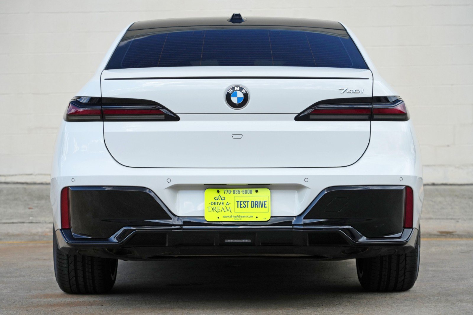Used 2023 BMW 740i RWD image 11