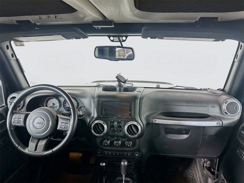 Used 2017 Jeep Wrangler Unlimited Sahara w/ Connectivity Group image 21