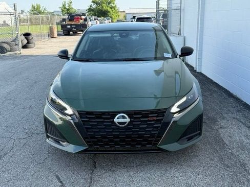 Used 2025 Nissan Altima 2.5 SR AWD/4WD image 5