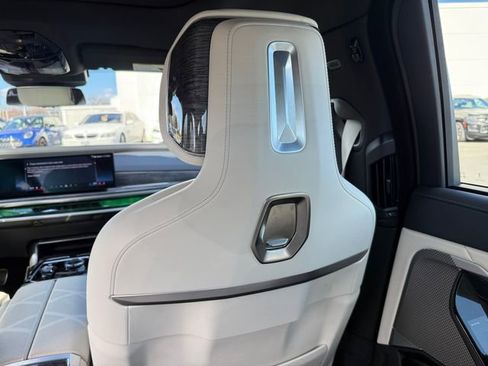 Certified 2026 BMW 750e xDrive AWD/4WD image 22