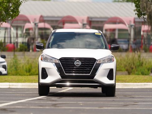 Used 2021 Nissan Kicks S FWD image 31