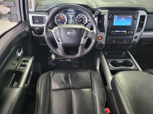 Used 2017 Nissan Titan PRO-4X w/ Pro-4x Convenience Package image 12